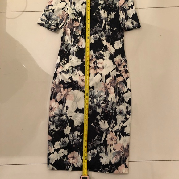 Aussie designer floral dress. - Picture 5 of 8